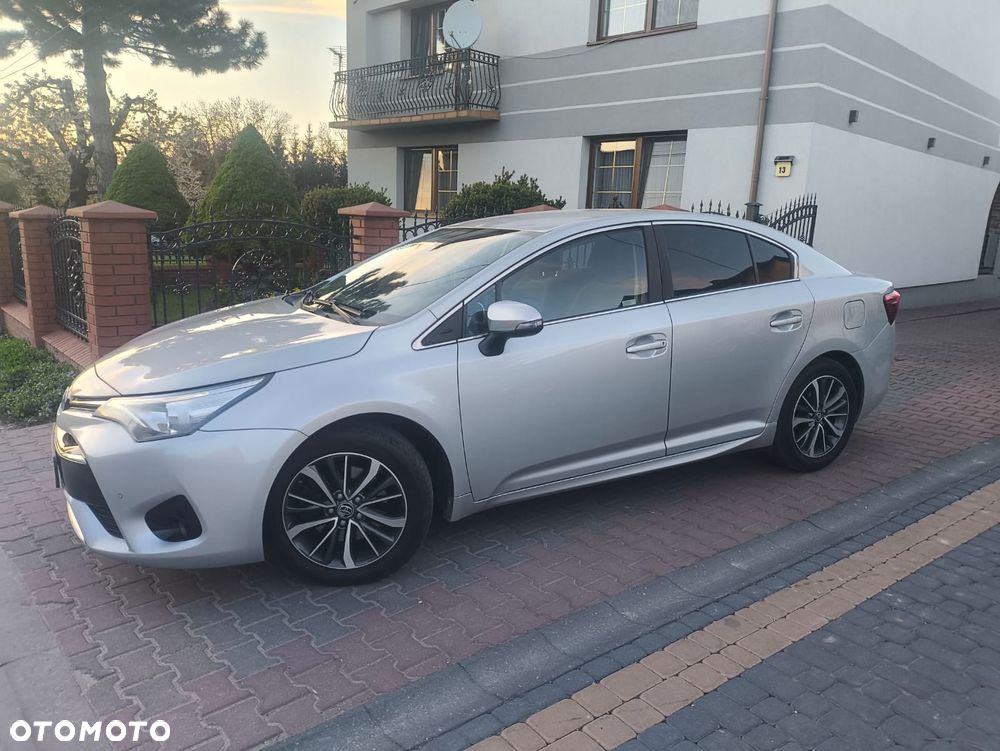 Toyota Avensis 2.0 D-4D Premium - 1