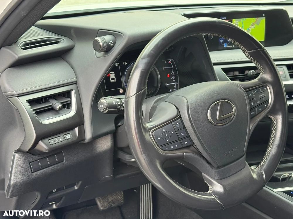 Lexus UX 250h 2.0L HEV 20H- (178 HP) 4X4 CVT Executive - 10