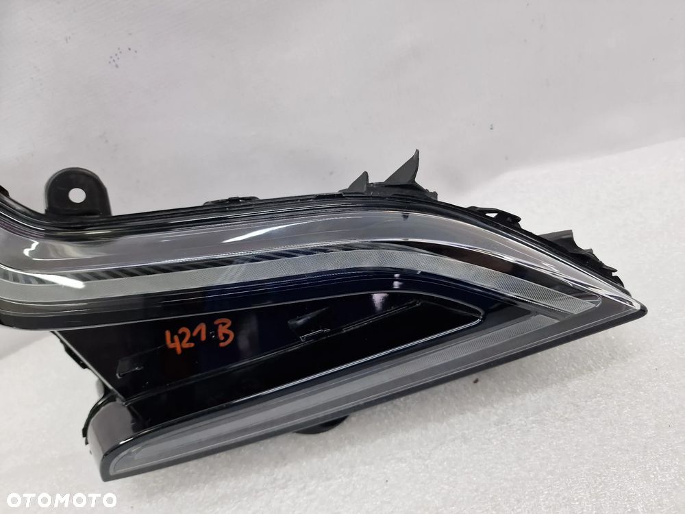 RENAULT MEGANE IV 4 E-TECH E TECH 21- PRAWY HALOGEN / LED / DRL , NR 266009007R / 266009083R , NR AUKCJI LA421 - 17
