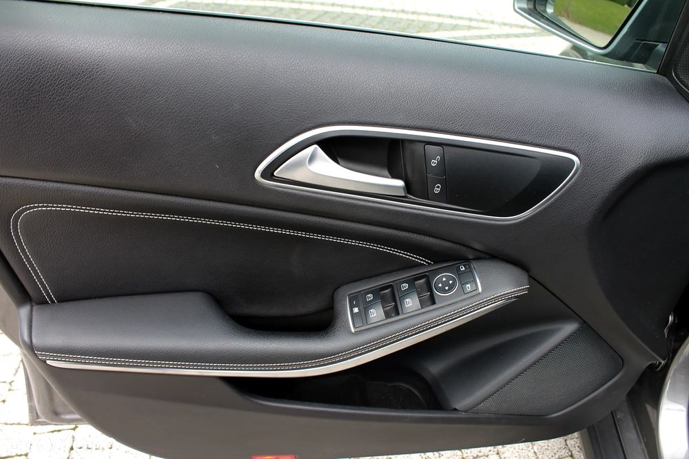 Mercedes-Benz GLA 200 (CDI) d 7G-DCT Urban - 16