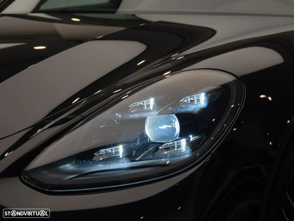 Porsche Panamera 4 E-Hybrid Platinum Edition com PDLS - 16