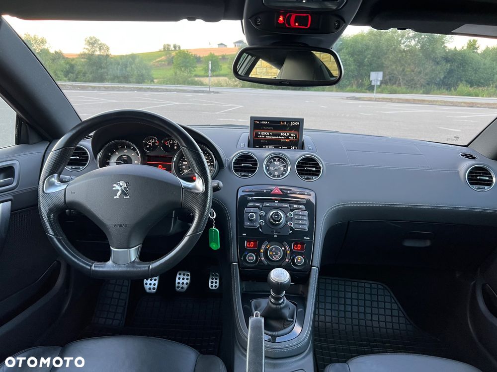 Peugeot RCZ - 8