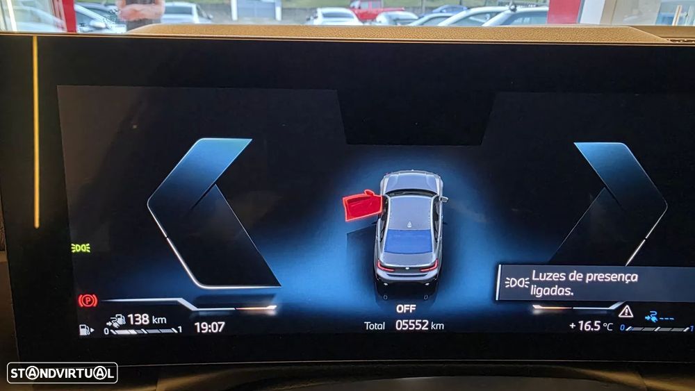 BMW 320 e Pack Desportivo M Auto - 44