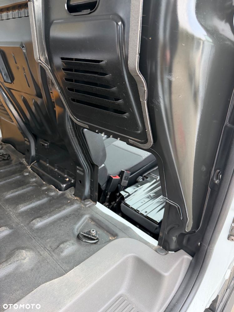 Ford Transit Connect - 12