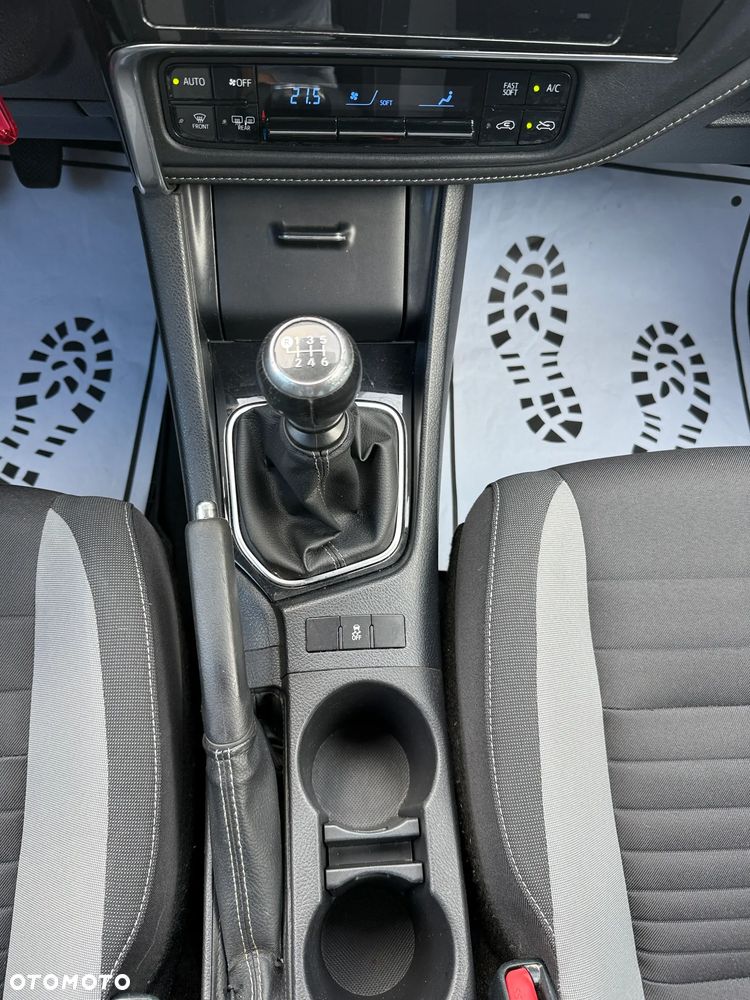 Toyota Auris 1.6 Premium - 12