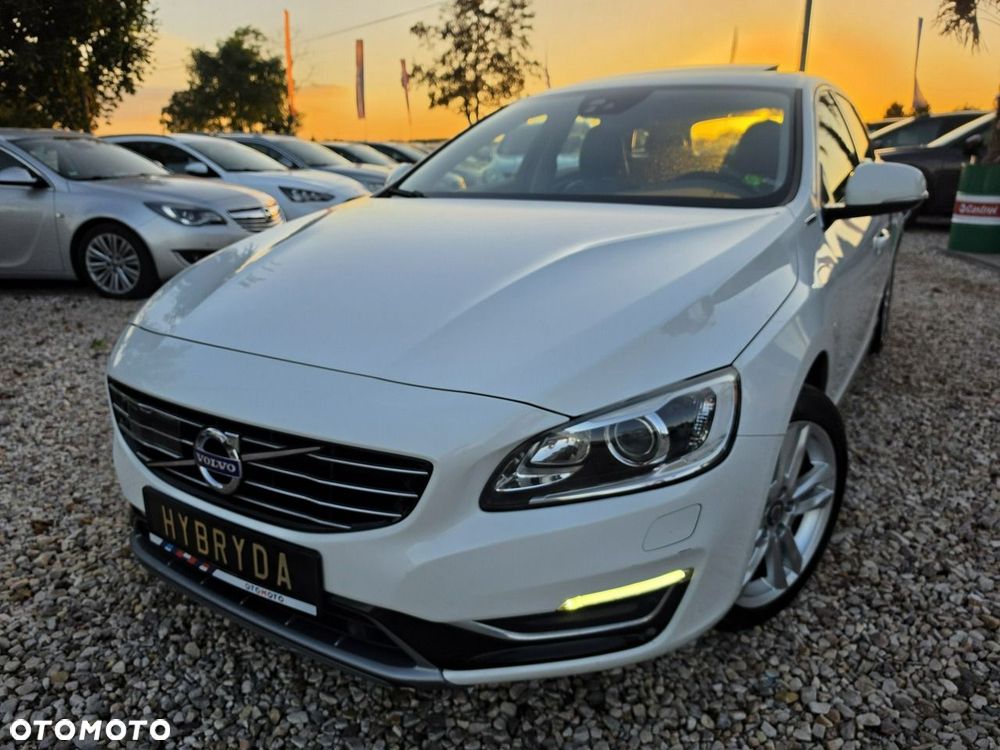 Volvo V60 D6 AWD Plug-in Hybrid Summum - 14