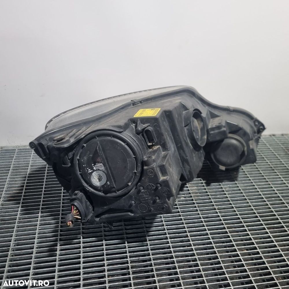 Far Stanga Skoda Yeti 2009 - 2013 SUV 4 Usi (1406) Fara xenon - 3