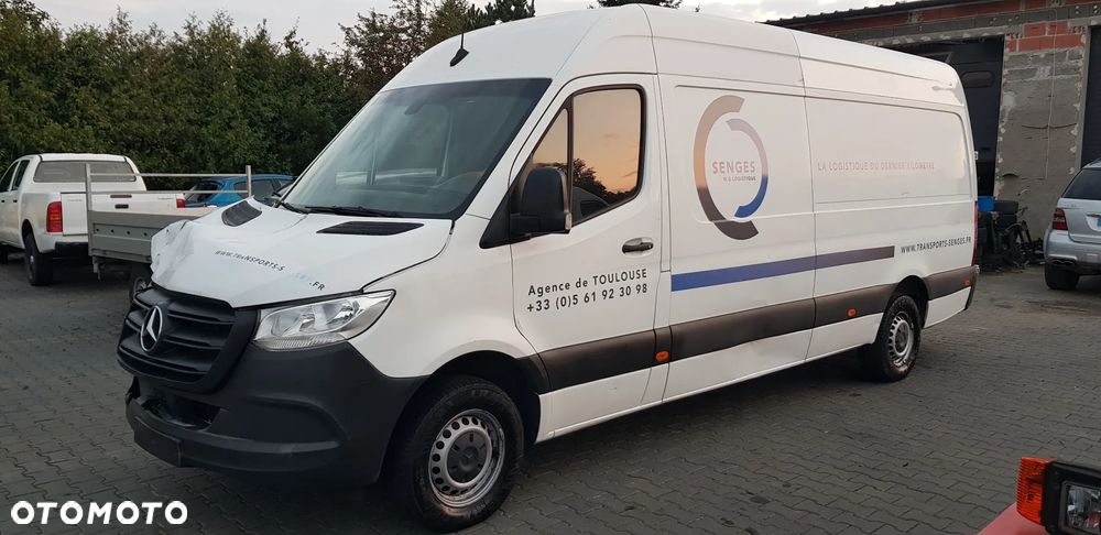 Mercedes-Benz Sprinter - 2