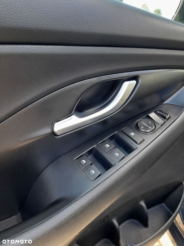 Hyundai i30 1.5 DPI Comfort - 11