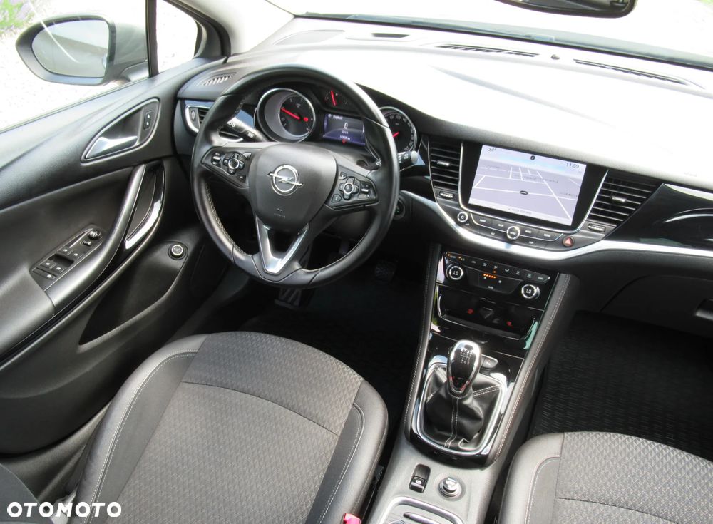 Opel Astra 1.6 D Start/Stop Sports Tourer Innovation - 11