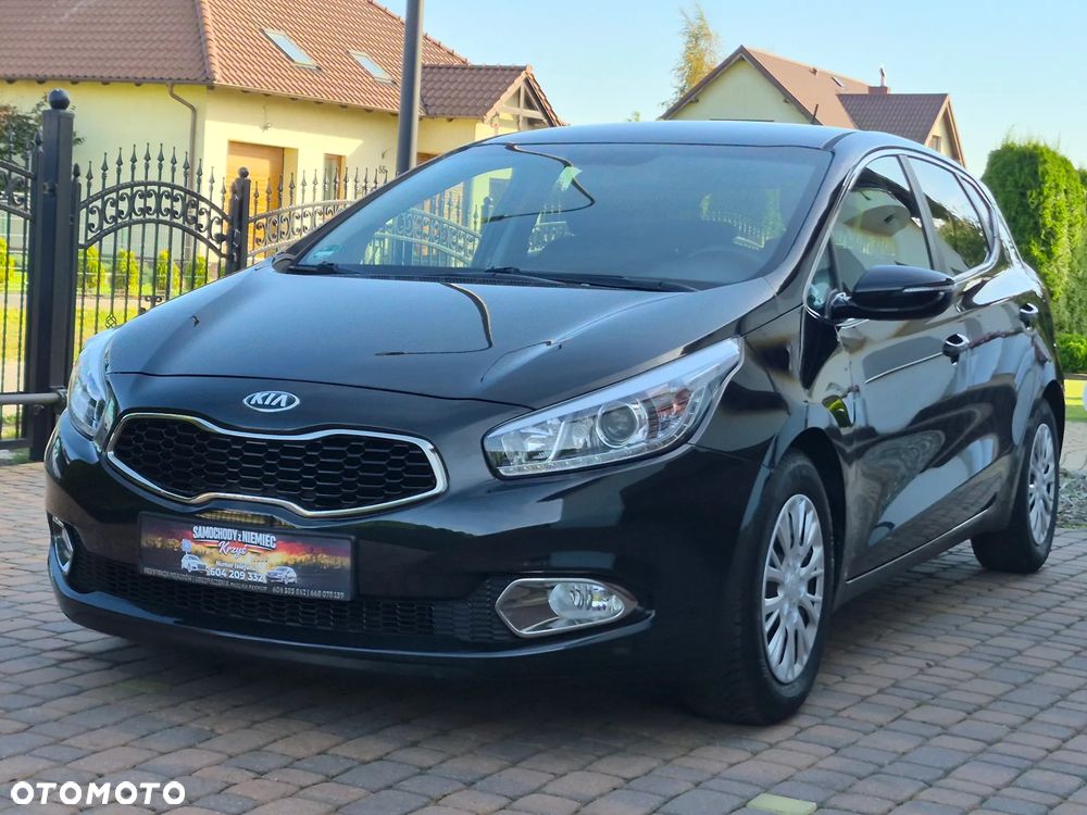 Kia Ceed - 38