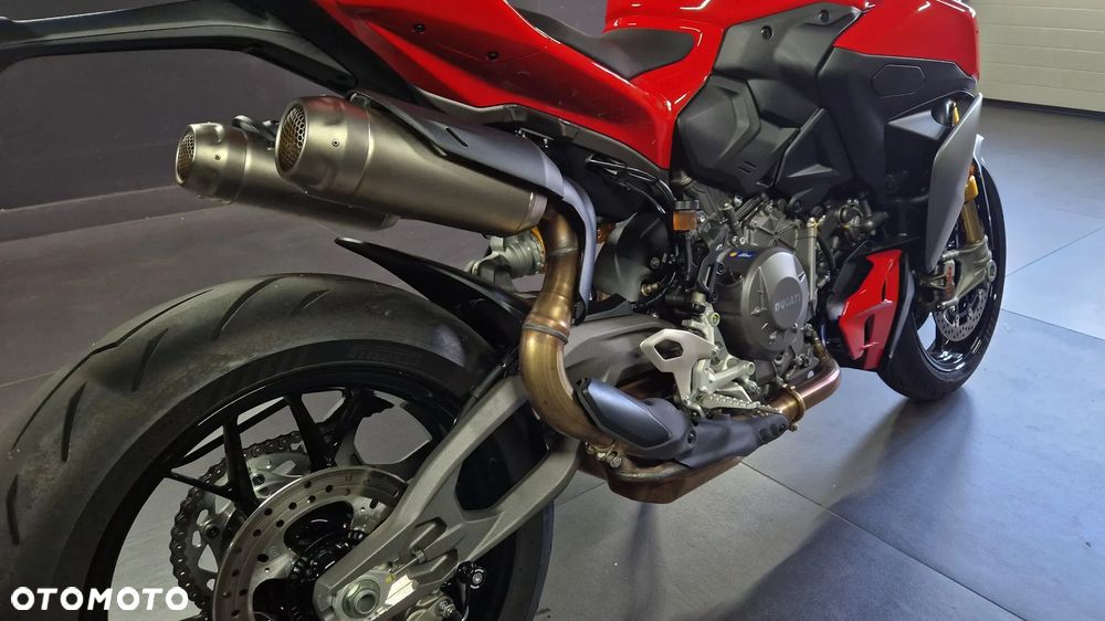 Ducati Streetfighter V2 - 10