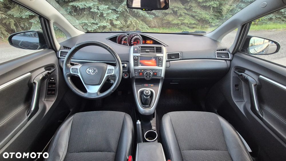 Toyota Verso 1.8 Prestige 7os - 16