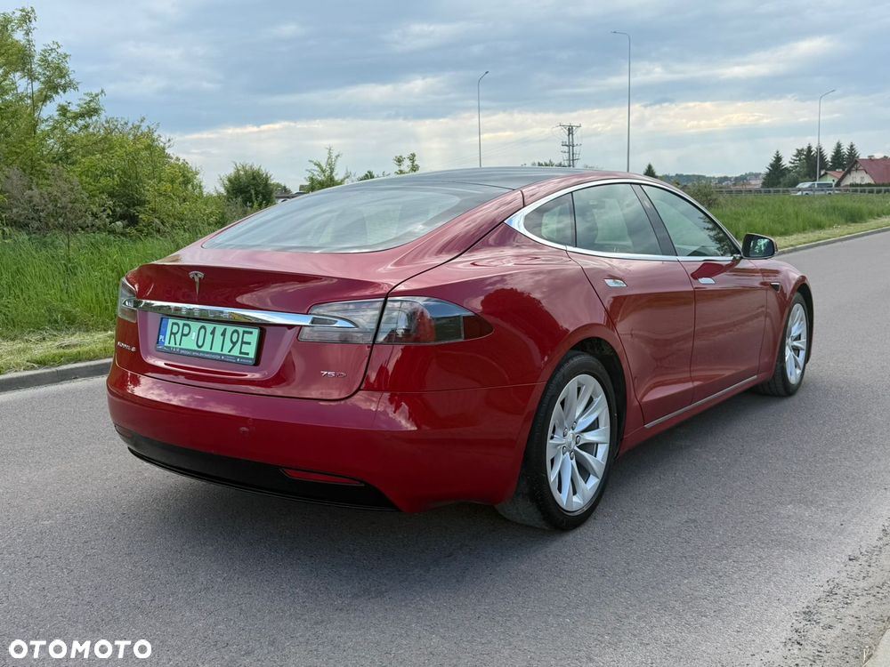 Tesla Model S - 9
