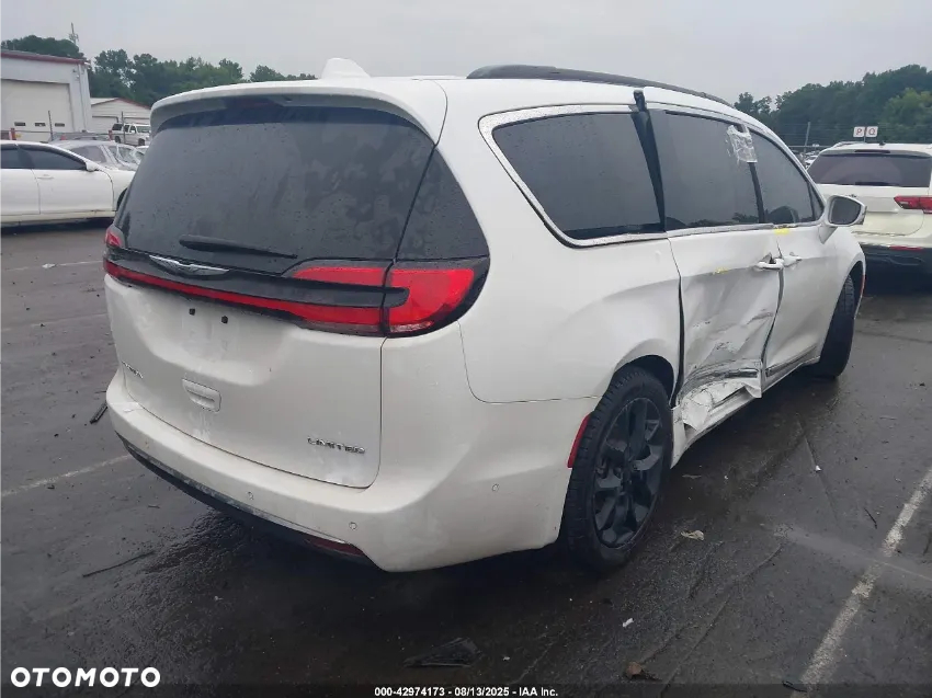 Chrysler Pacifica - 2