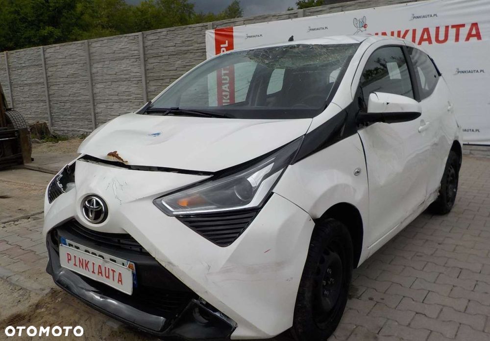 Toyota Aygo x-play - 5