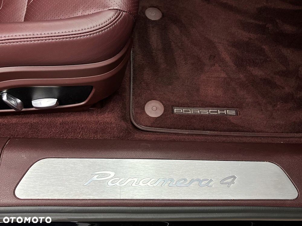 Porsche Panamera - 15