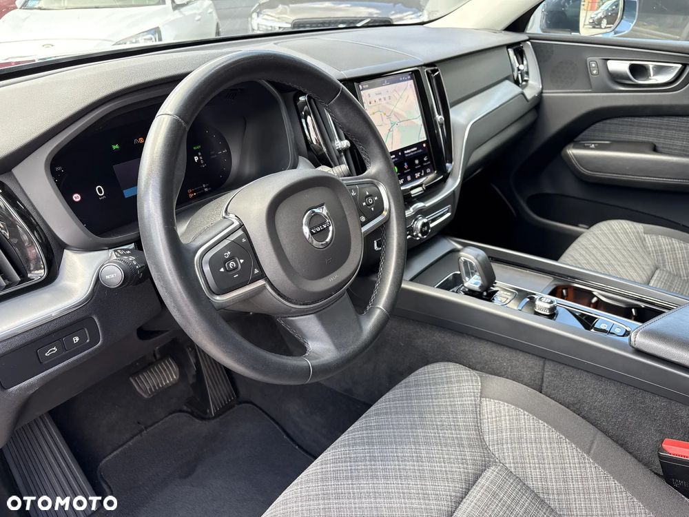 Volvo XC 60 T6 Plug-In Hybrid AWD Core - 11