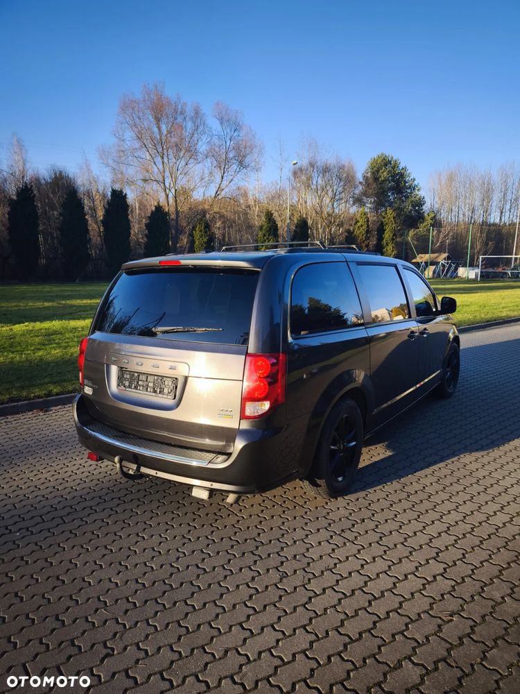 Dodge Grand Caravan 3.6 R/T - 4