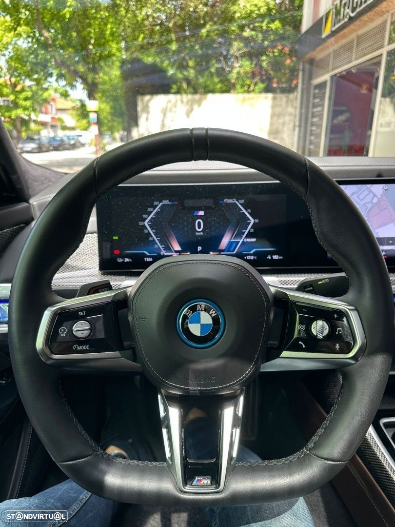 BMW i7 xDrive60 Pack Desportivo M - 21