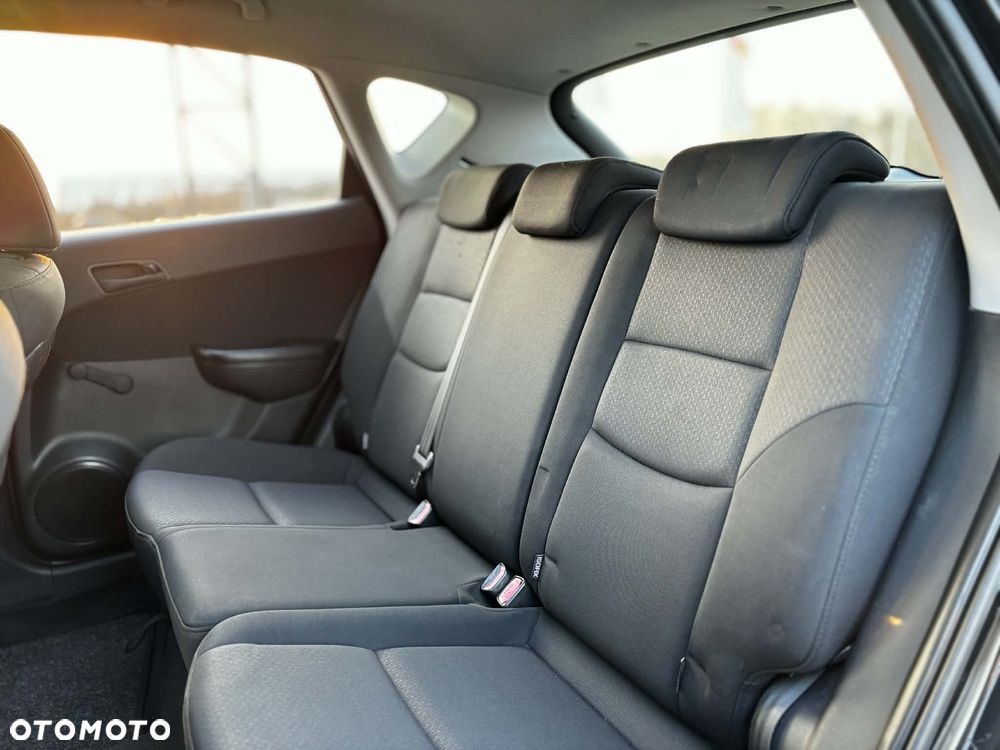 Hyundai i30 1.4 Base + - 15