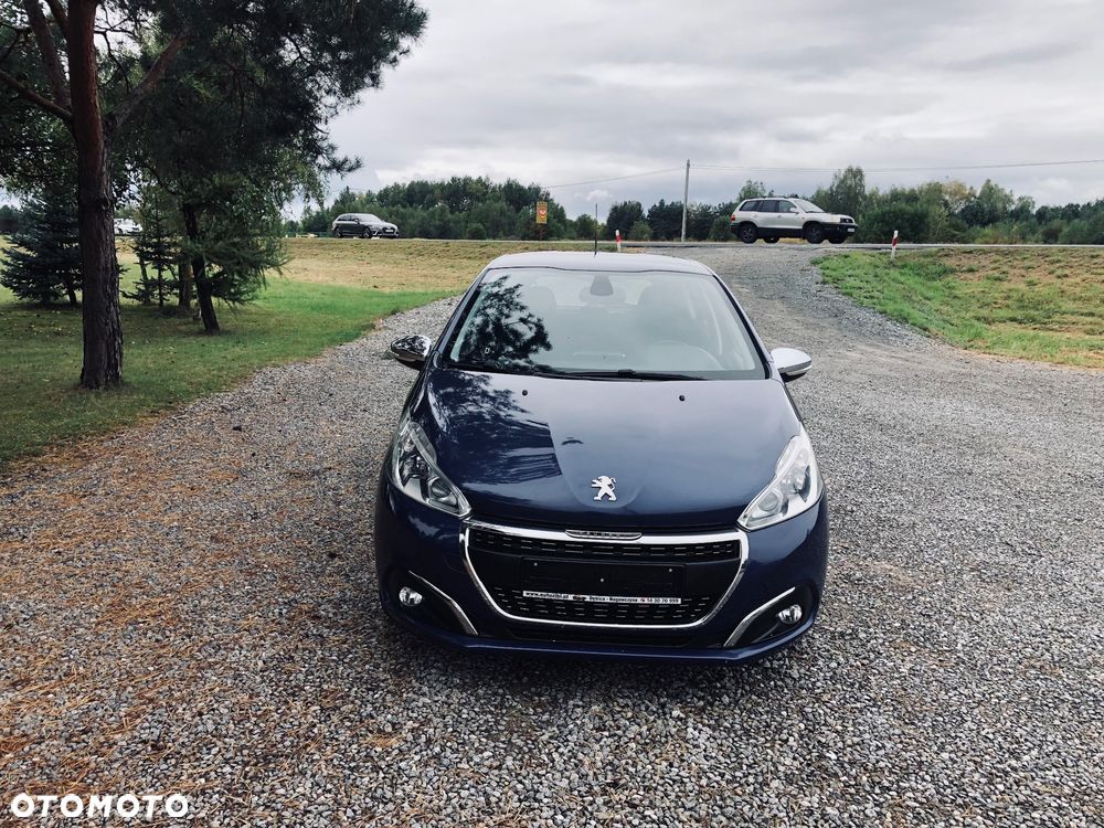 Peugeot 208 - 12