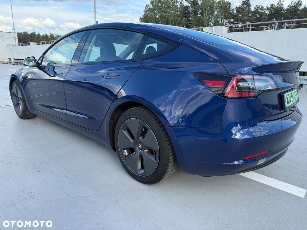 Tesla Model 3 - 4