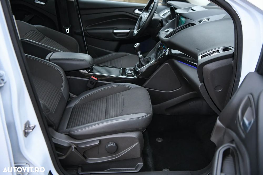 Ford Kuga 1.5 EcoBoost 2x4 Titanium - 15