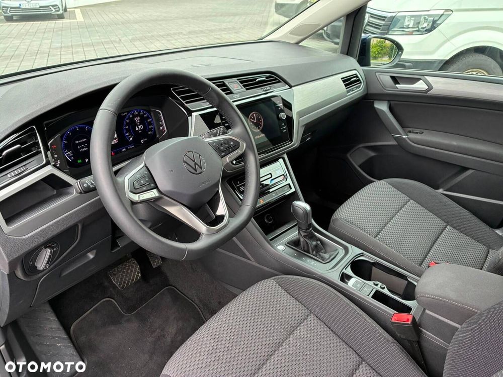 Volkswagen Touran - 5