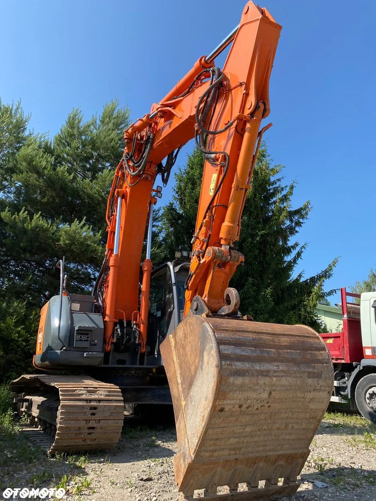 Hitachi ZX225USLC - 5