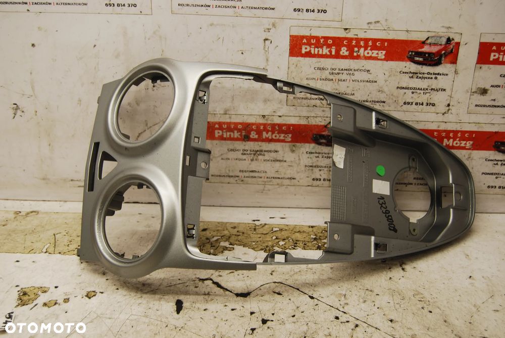 RAMKA KONSOLI ŚRODKOWEJ 13295009 OPEL CORSA D - 1