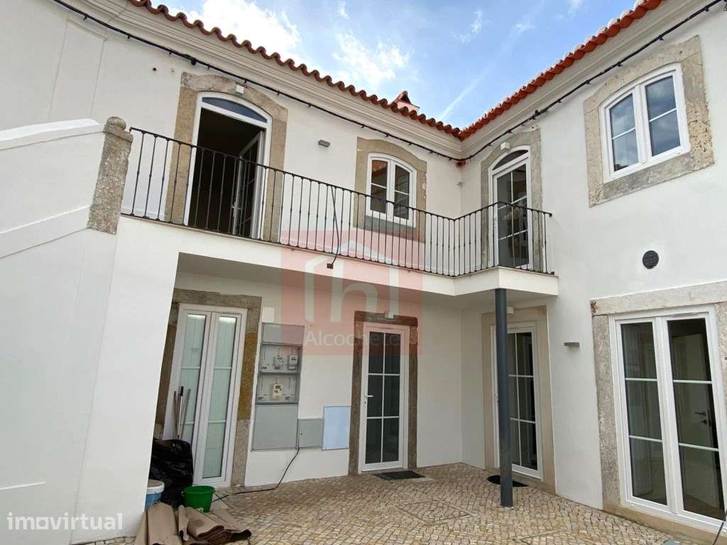 Apartamento duplex T2+2 com terraço no centro histórico Alcochete - Grande imagem: 3/35