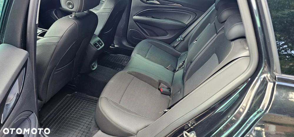 Opel Insignia - 12