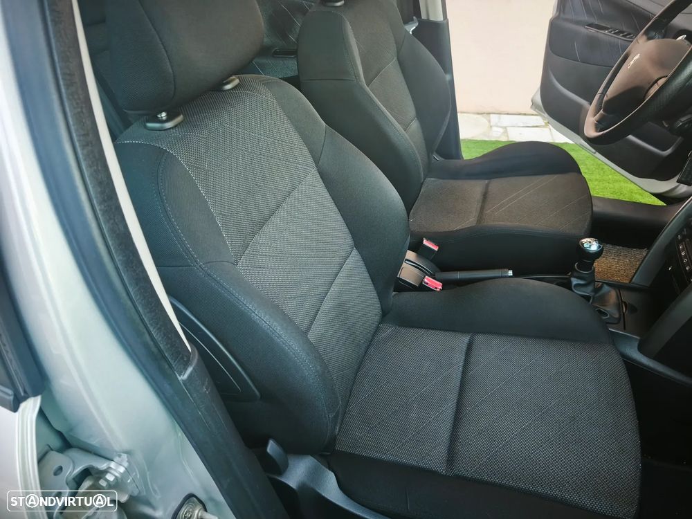 Peugeot 207 SW 1.4 SE Sportium - 12