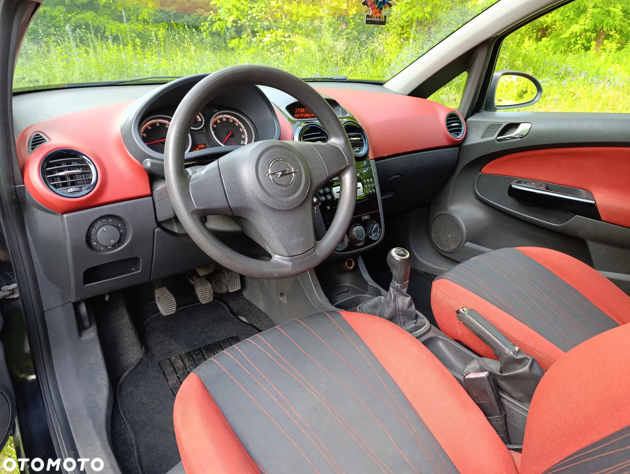 Opel Corsa 1.4 16V Sport - 9
