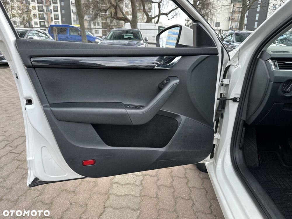 Skoda Octavia 2.0 TDI SCR Style DSG - 11