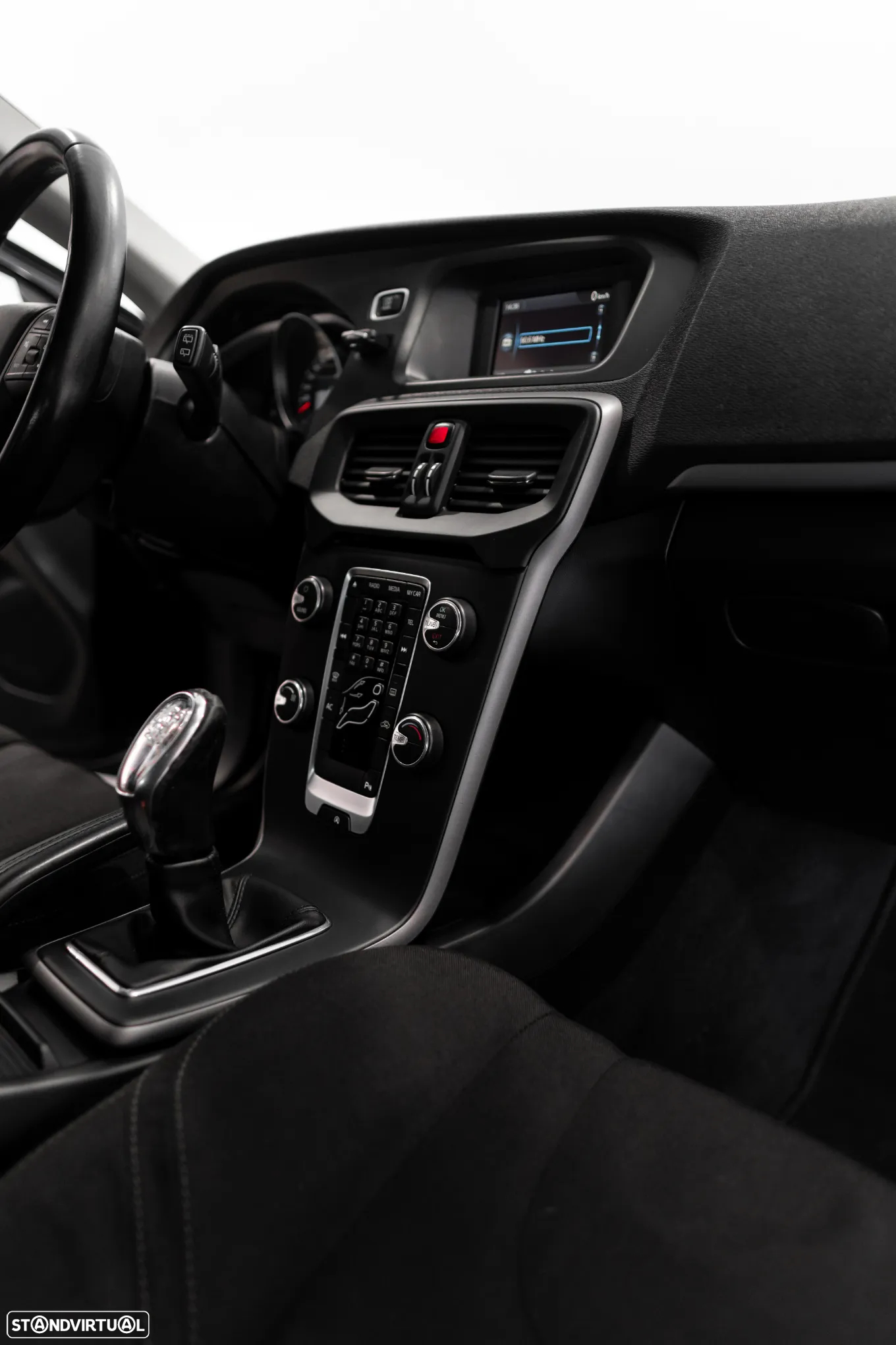 Volvo V40 1.6 D2 Momentum - 35