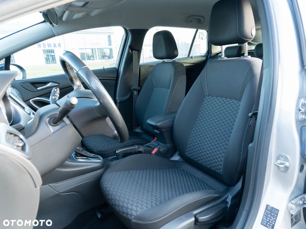 Opel Astra 1.4 T Edition S&S - 16