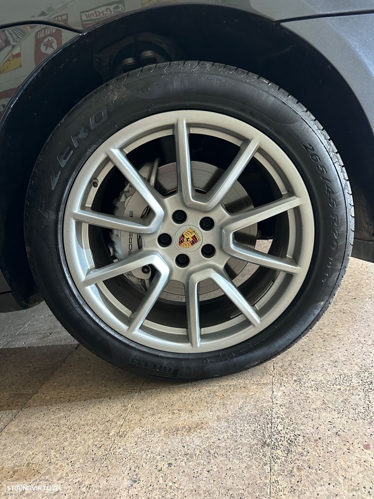 Porsche Macan S - 36