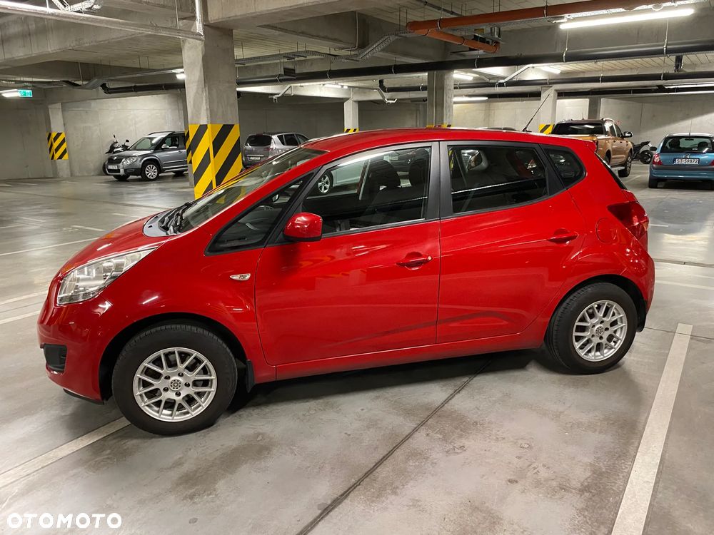 Kia Venga 1.6 L - 11