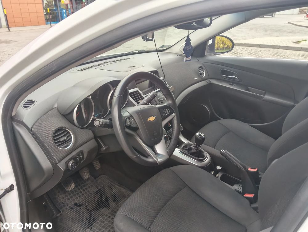 Chevrolet Cruze 1.8 LT - 10