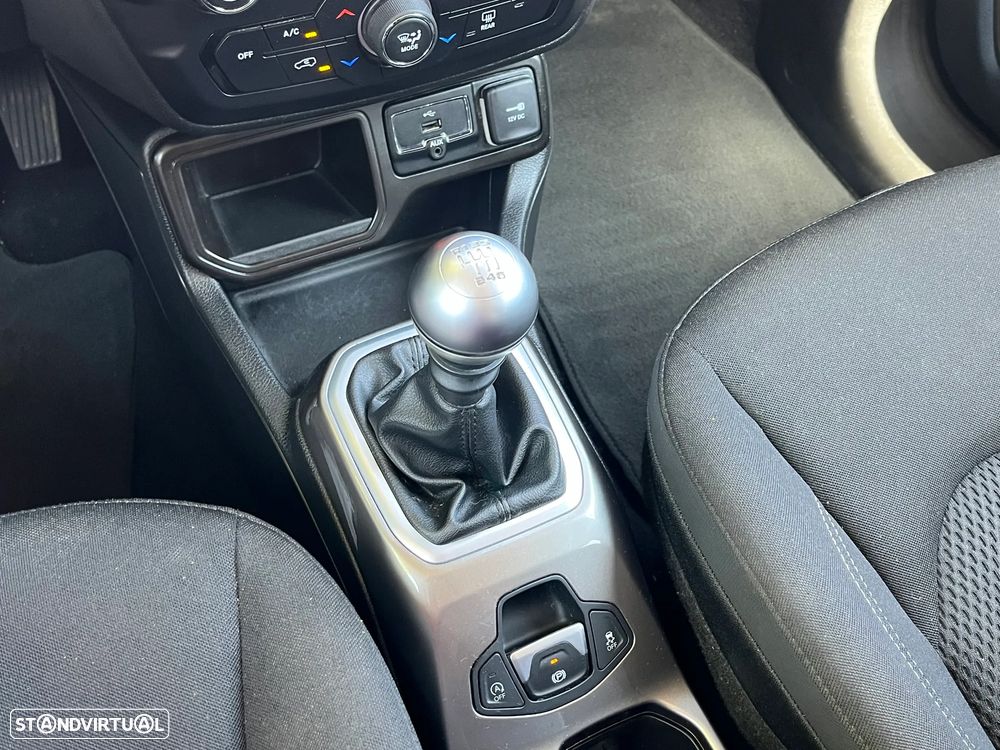 Jeep Renegade 1.0 T Limited - 26