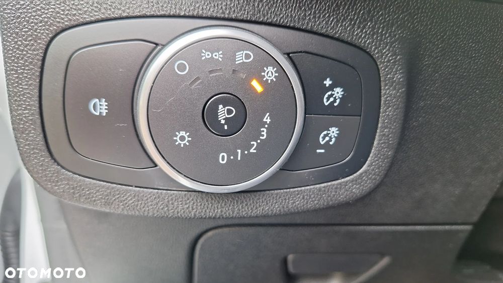 Ford Fiesta 1.1 S&S TREND - 9