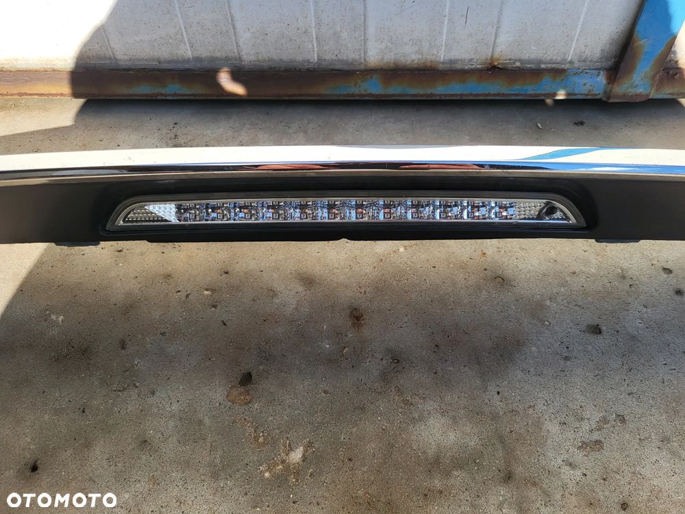 Spoiler blenda tylnej klapy Peugeot 2008 - 7
