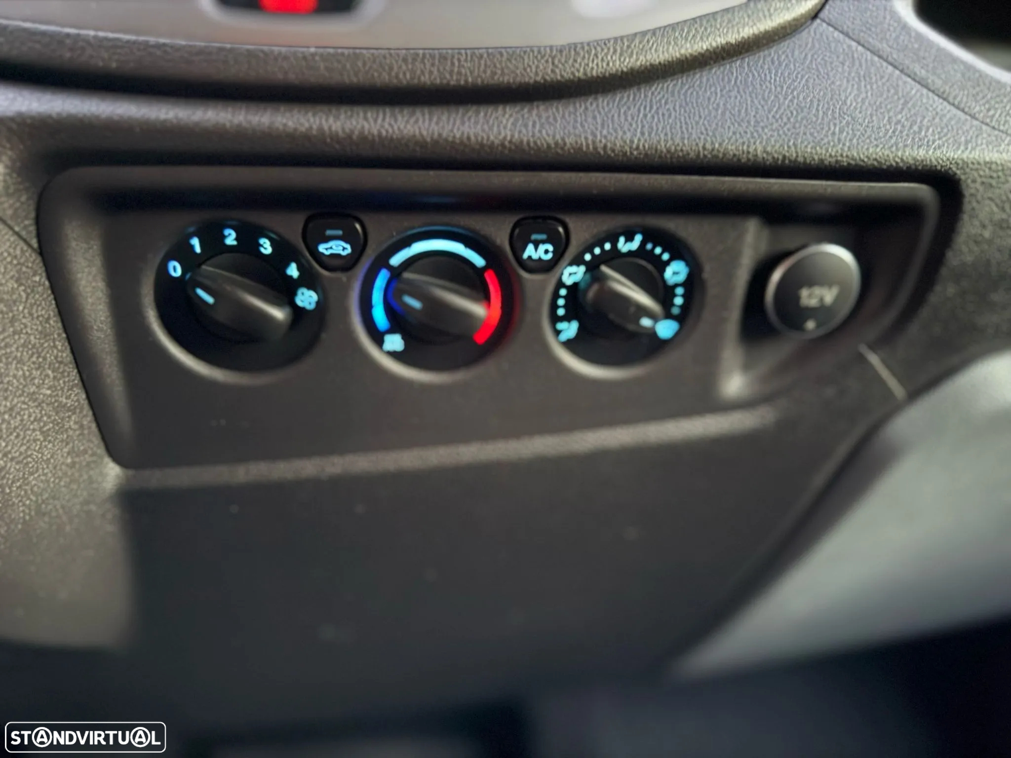 Ford Transit - 17