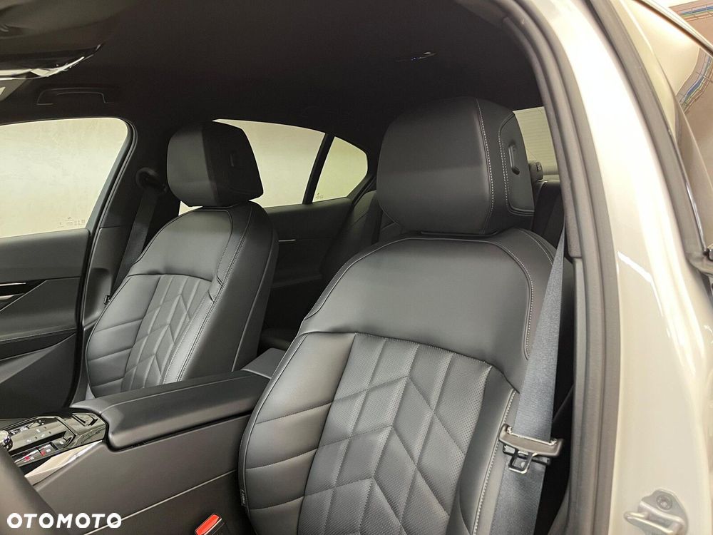 BMW Seria 5 520i mHEV M Sport - 21