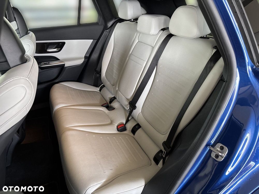 Mercedes-Benz GLC - 23