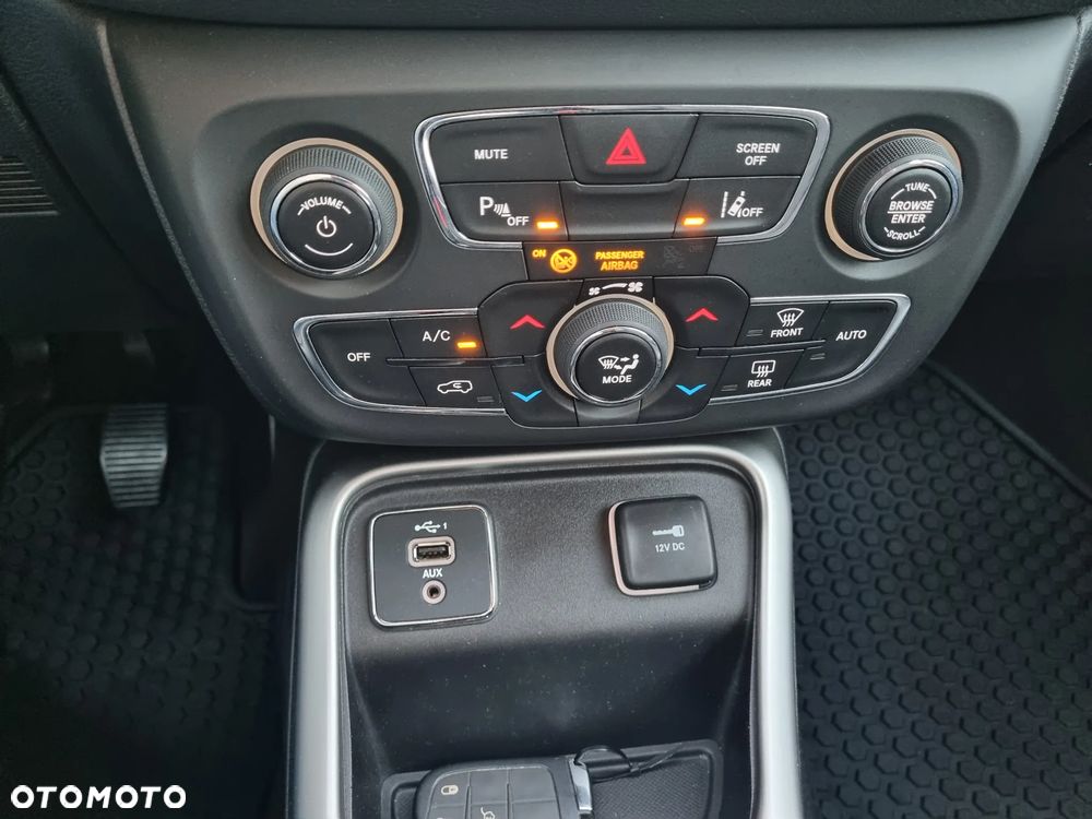 Jeep Compass 1.4 MultiAir Longitude - 25