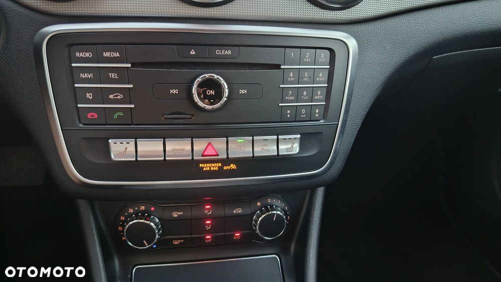 Mercedes-Benz CLA 180 7G-DCT UrbanStyle Edition - 15