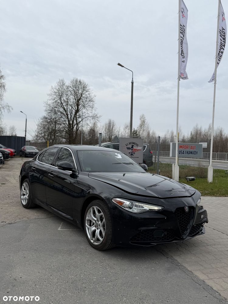 Alfa Romeo Giulia - 1